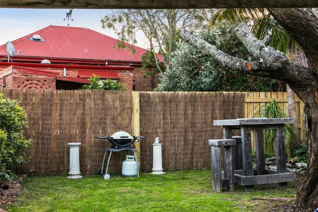 950M To Cbd - Instant Book Tidy Unit Apartment Gisborne Exterior foto
